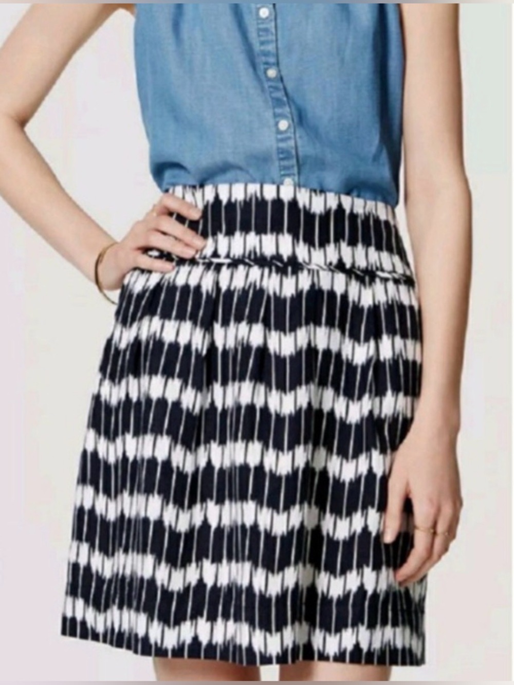 LOFT Dark Blue 💙 and White Ikat Bubble Line Skirt with Pockets